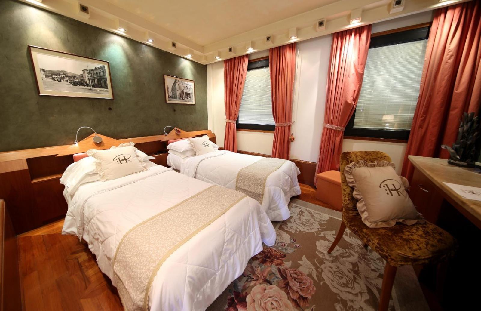 Hr Hotel Монфалконе Екстериор снимка