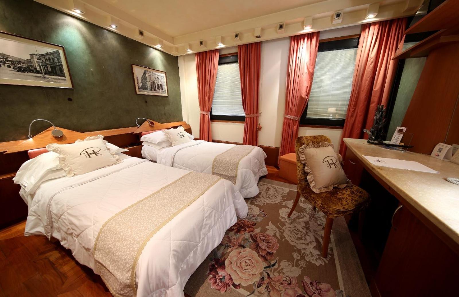 Hr Hotel Монфалконе Екстериор снимка