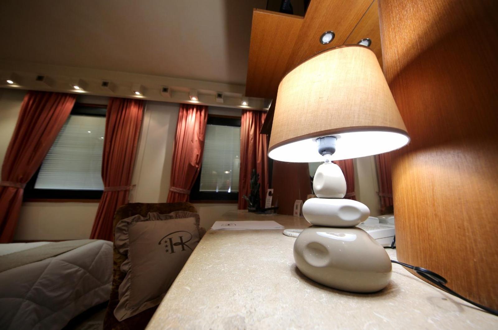 Hr Hotel Монфалконе Екстериор снимка